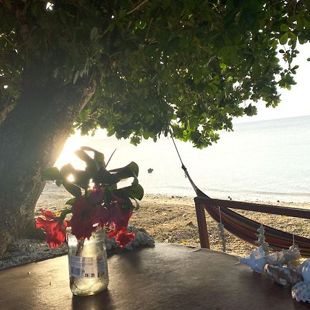 Vatupau Beachfront Bungalows Port Vila Eksteriør billede